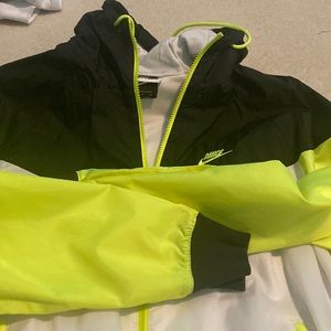 Nike men’s medium windbreaker
